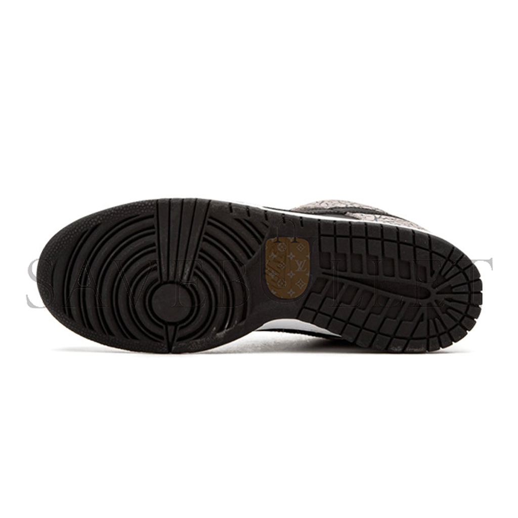 nike S*p*e × nike sb dunk low black cement 304292-131